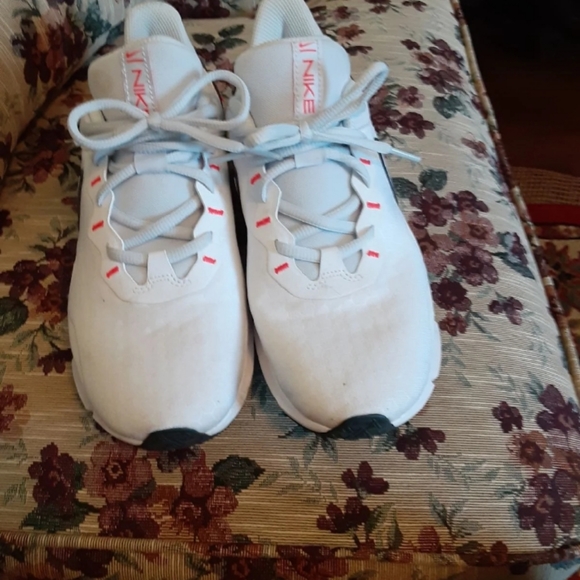 Nike sneaker - Picture 5 of 9